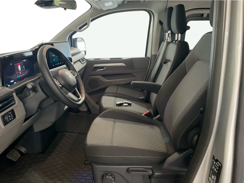 VW e-Caravelle 64 Life SWB