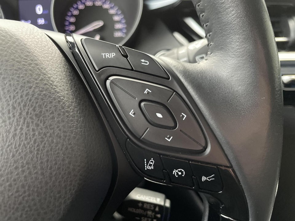 Toyota C-HR 1,8 Hybrid C-LUB Smart CVT 5d