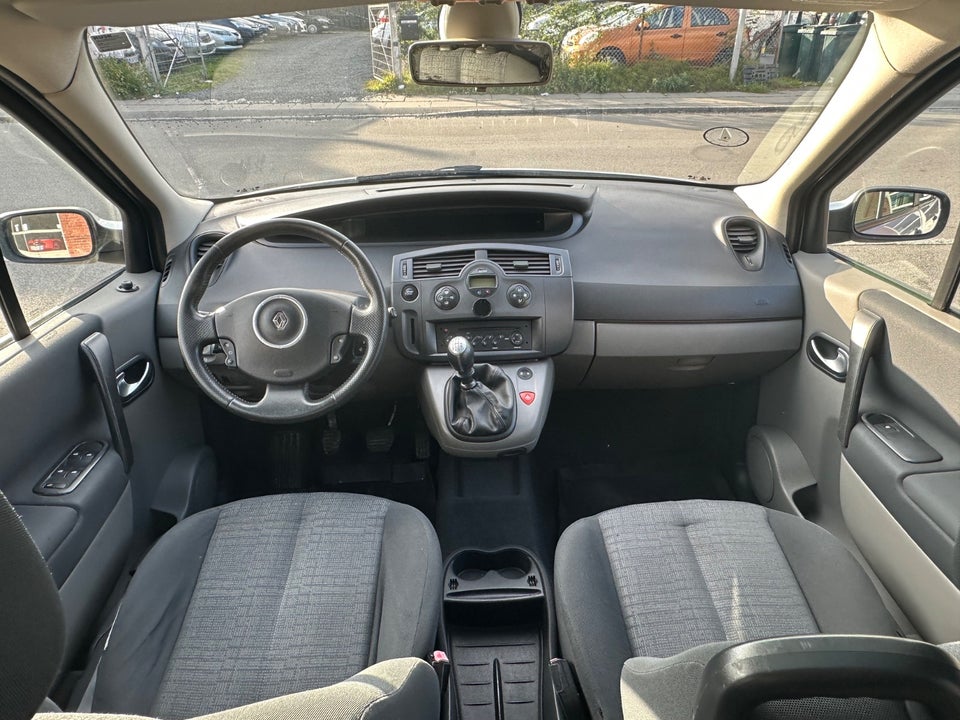 Renault Grand Scenic II 1,6 Authentique Comfort 5d