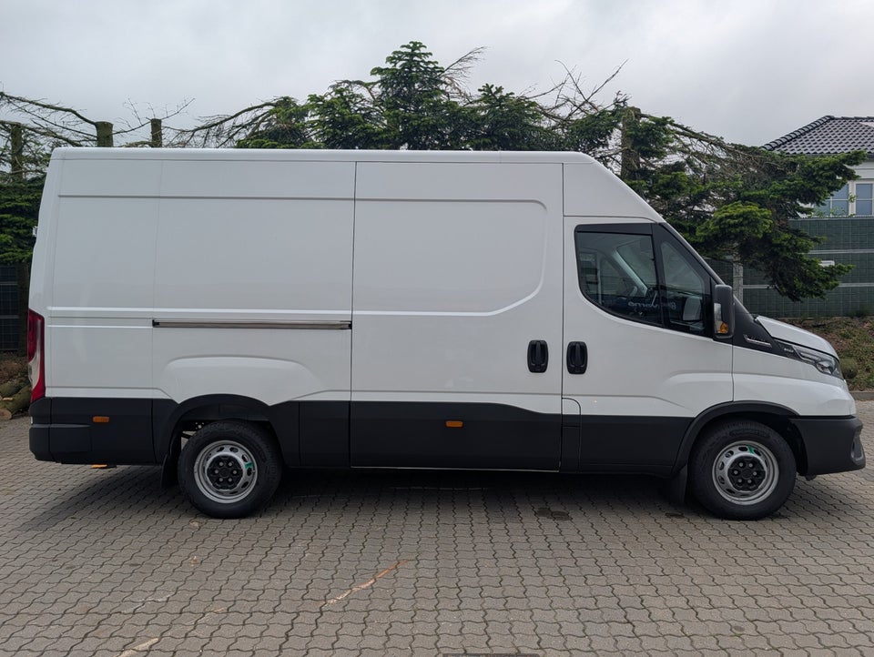 Iveco Daily 3,0 35S18 12m³ Van AG8