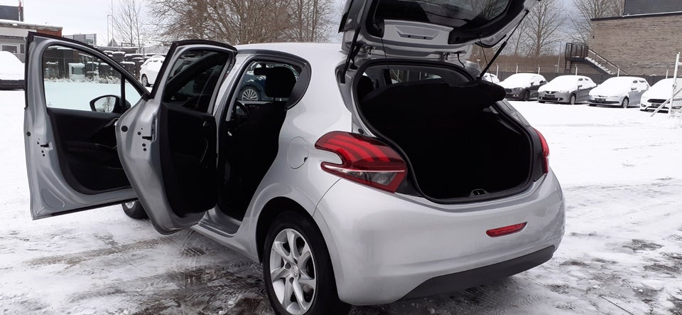 Peugeot 208 1,6 BlueHDi 100 Active 5d