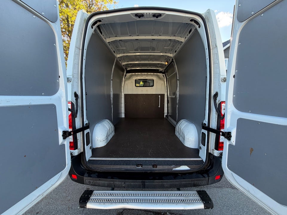Nissan NV400 2,3 dCi 125 L2H2 Comfort Van