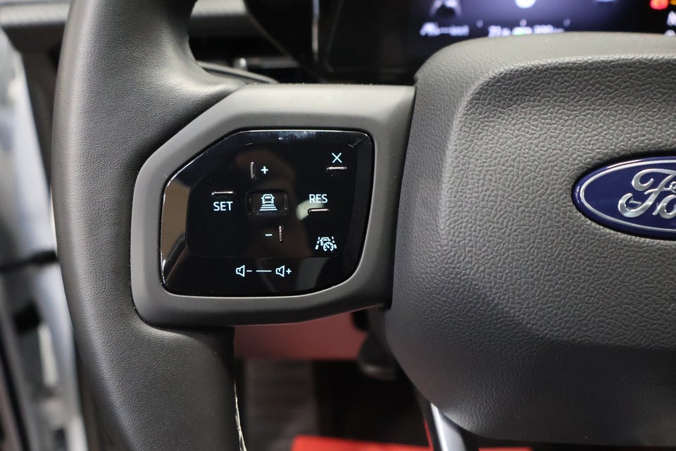 Ford Explorer 82 Premium Extended Range 5d