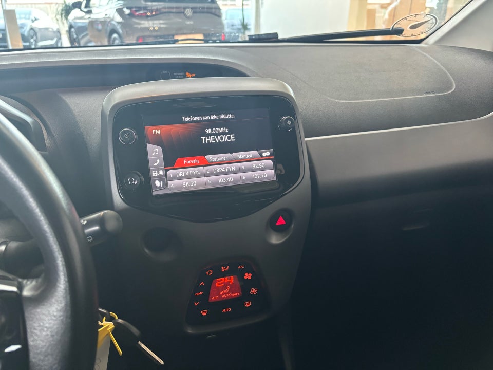 Toyota Aygo 1,0 VVT-i x-press 5d