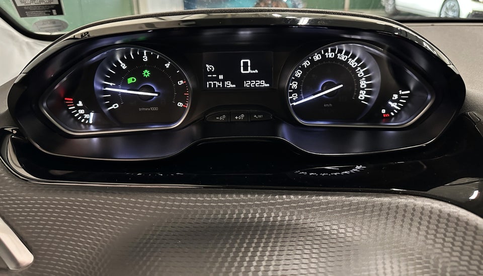 Peugeot 208 1,6 BlueHDi 100 Allure Sky 5d