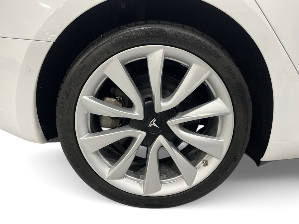 Tesla Model 3 Long Range AWD 4d