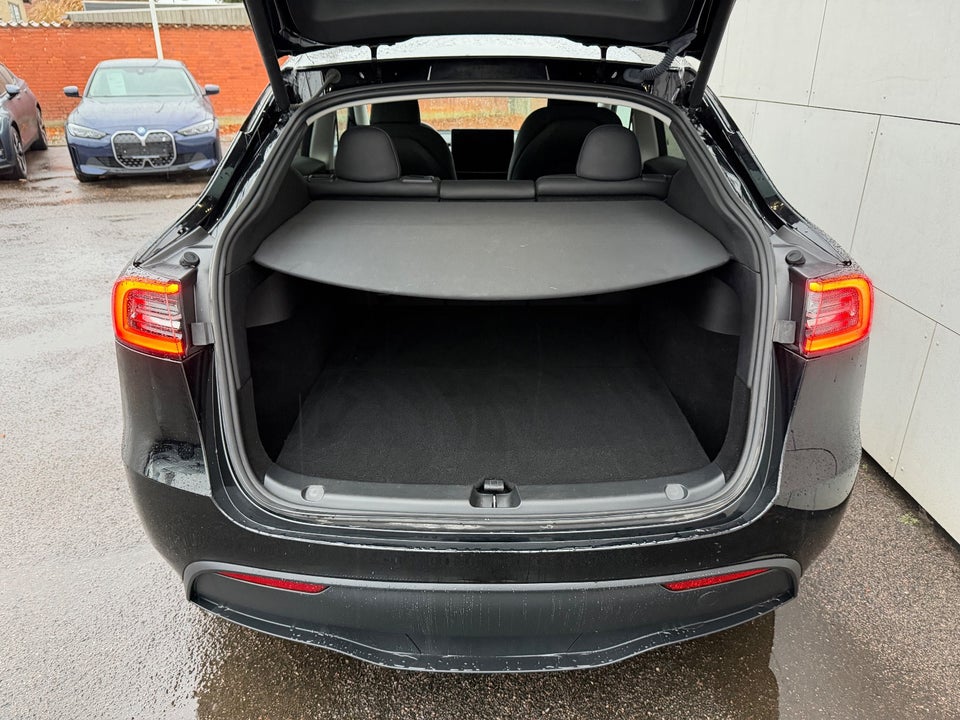 Tesla Model Y RWD 5d