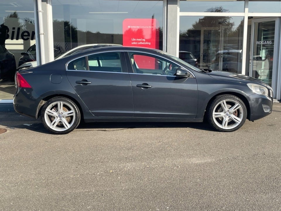 Volvo S60 2,0 D3 163 Summum aut. 4d