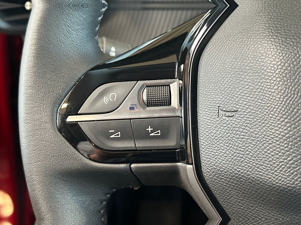 Peugeot e-208 50 Style 5d