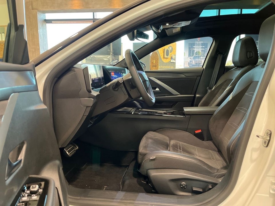 Opel Astra-e 54 Ultimate 5d