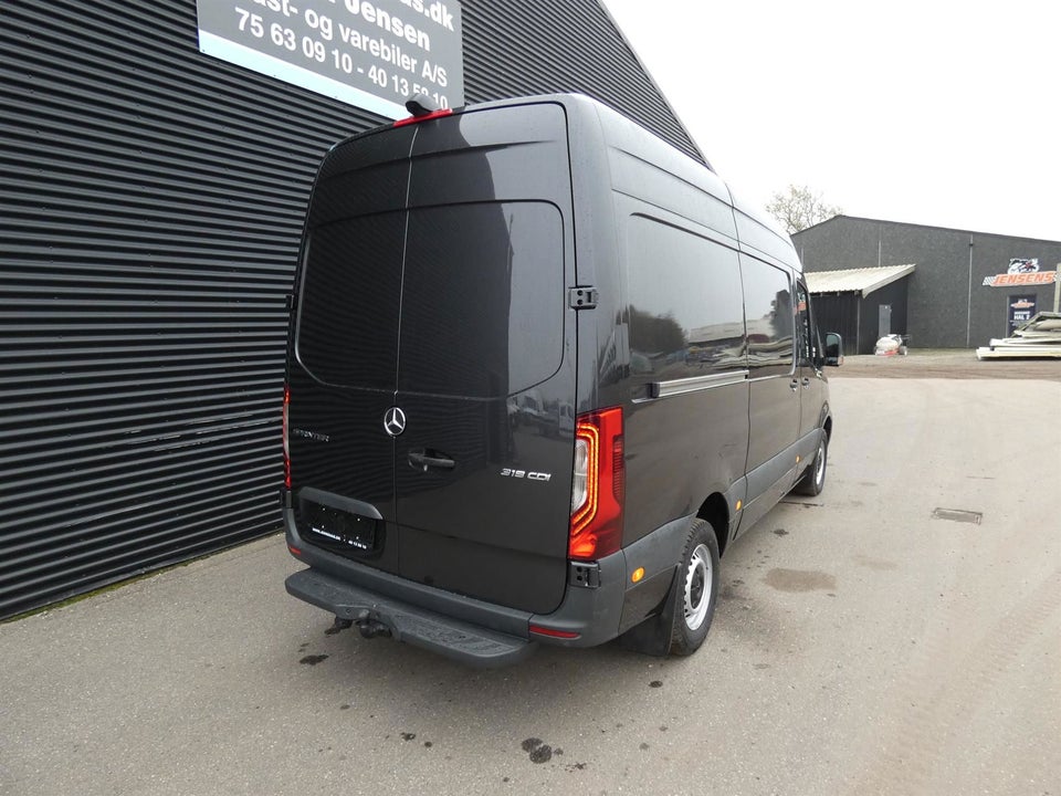 Mercedes Sprinter 319 3,0 CDi A2 Kassevogn aut. RWD