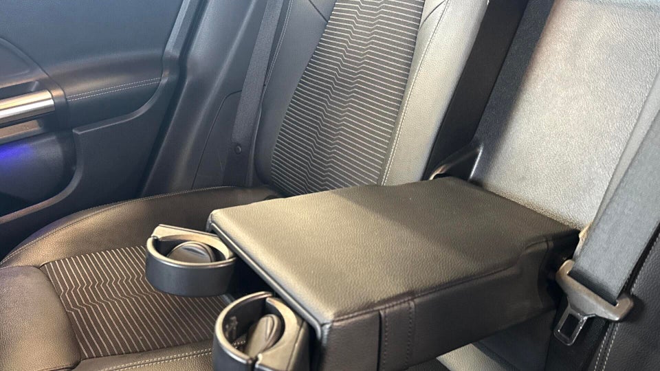 Mercedes EQA300 Progressive 4Matic 5d