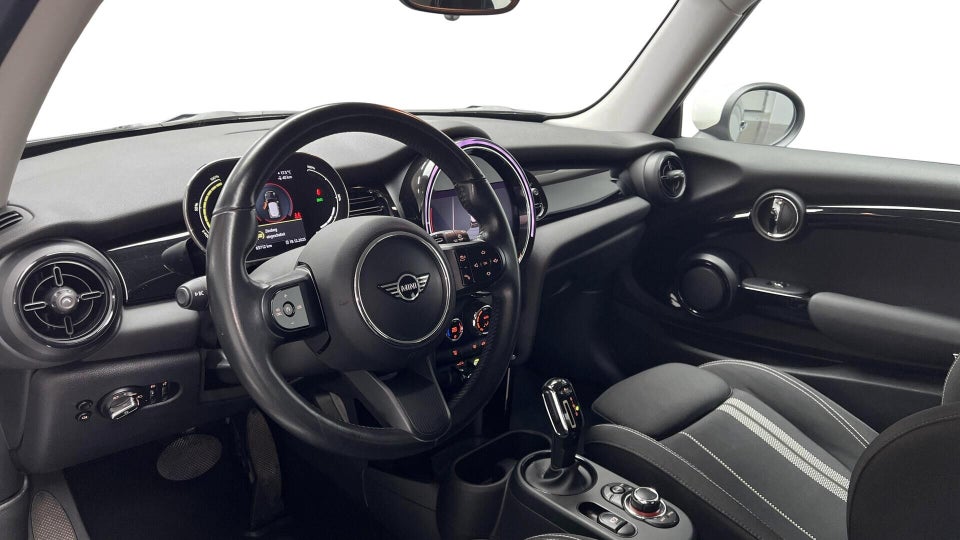 MINI Cooper SE Essential 3d