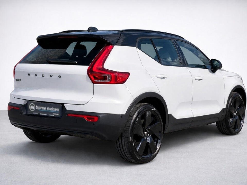 Volvo EX40 Extended Range Black Edition 5d