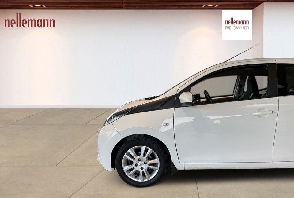 Toyota Aygo 1,0 VVT-i x-play 5d