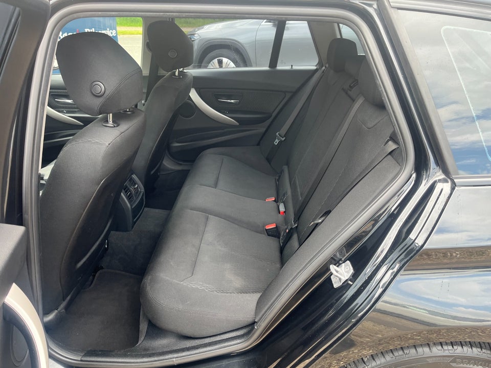 BMW 320d 2,0 Touring Advantage aut. 5d
