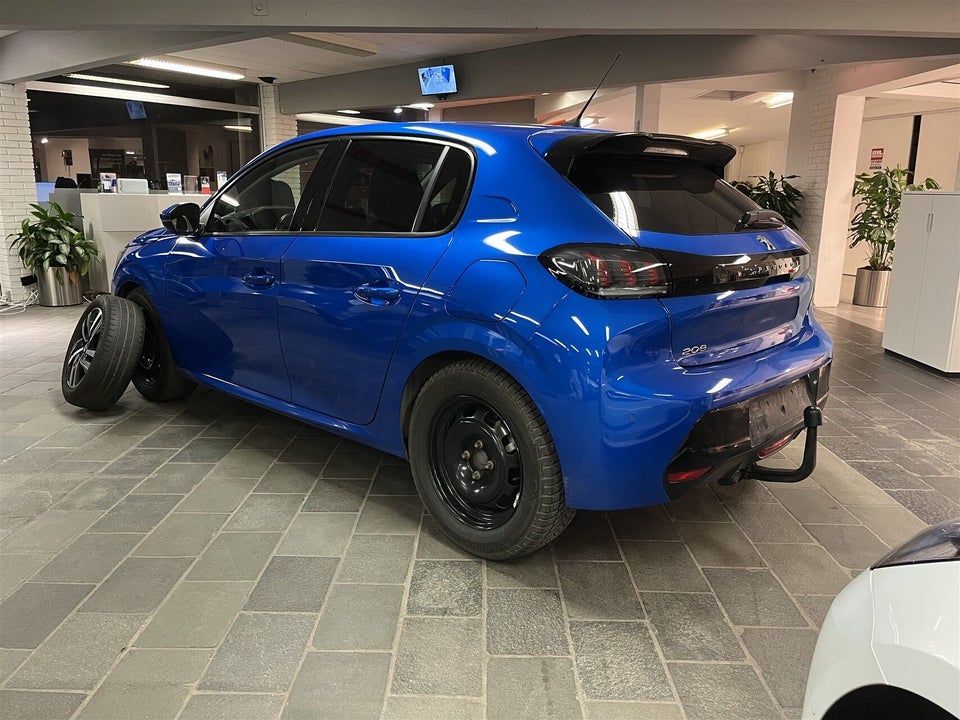 Peugeot 208 1,2 PureTech 100 Allure Sky EAT8 5d