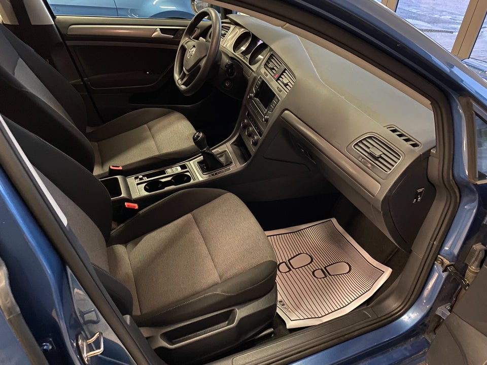 VW Golf VII 1,6 TDi 110 BlueMotion 5d