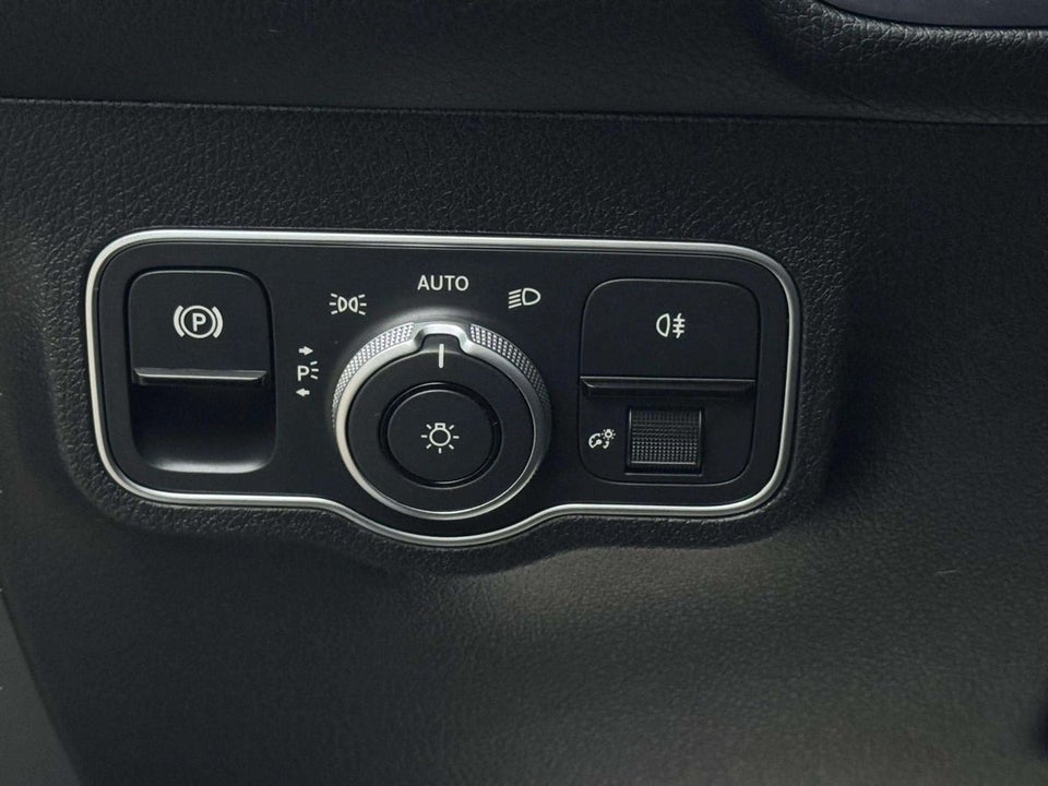 Mercedes EQB250 AMG Line 5d