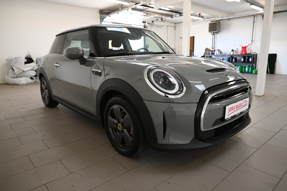 MINI Cooper SE Essential 3d