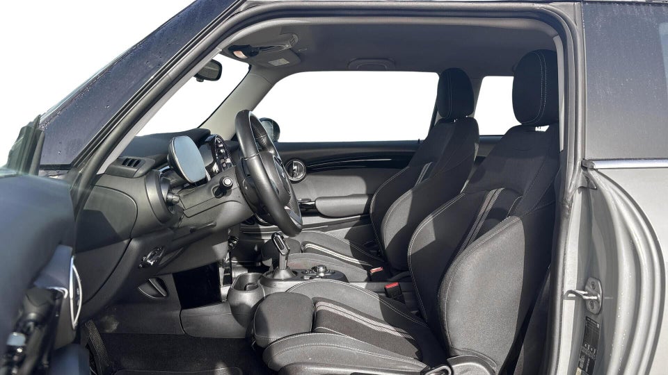 MINI Cooper SE Essential 3d