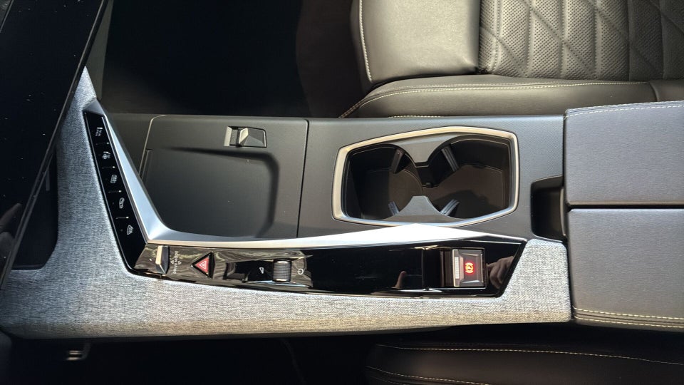 Peugeot e-5008 77 GT Pack 7prs 5d