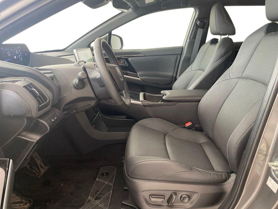 Toyota bZ4X Executive 5d
