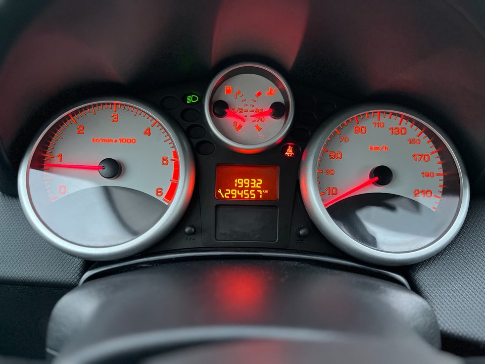 Peugeot 207 1,6 HDi 92 Active 5d