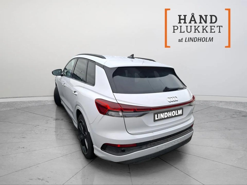 Audi Q4 e-tron 45 S-line quattro 5d