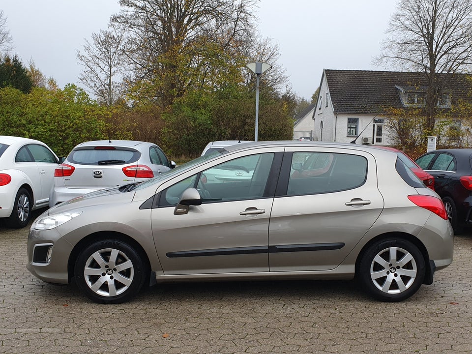 Peugeot 308 1,6 VTi 120 Access 5d