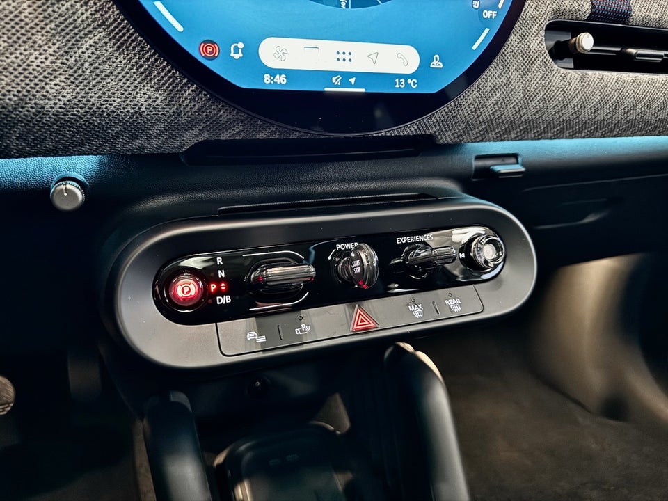 MINI Cooper SE Favoured Trim XL 3d