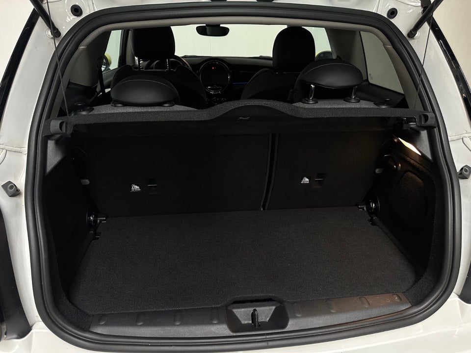 MINI Cooper SE Classic Trim 3d