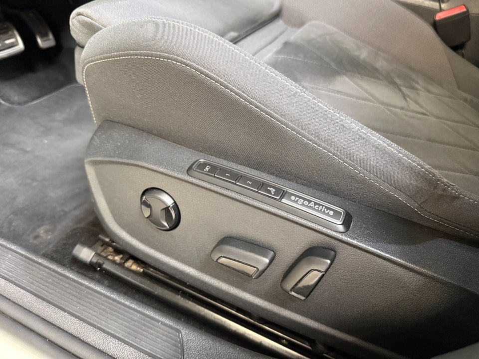 VW Golf VIII 2,0 TDi 150 Style DSG 5d