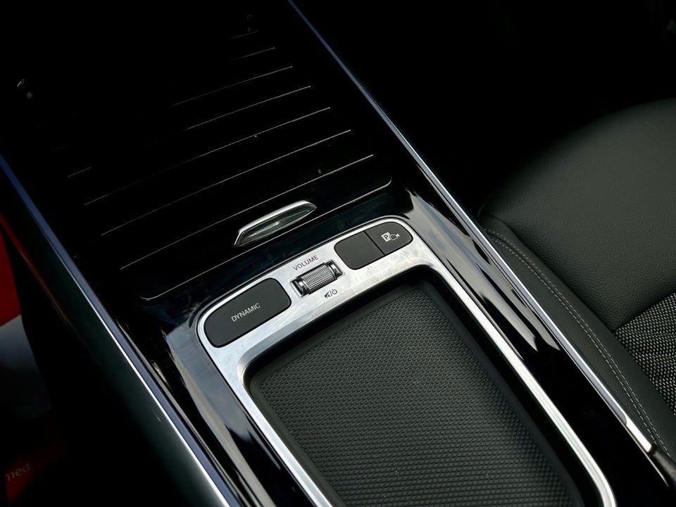 Mercedes EQA300 Progressive 4Matic 5d