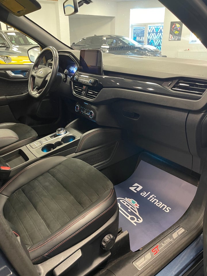 Ford Kuga 2,5 PHEV ST-Line X CVT 5d