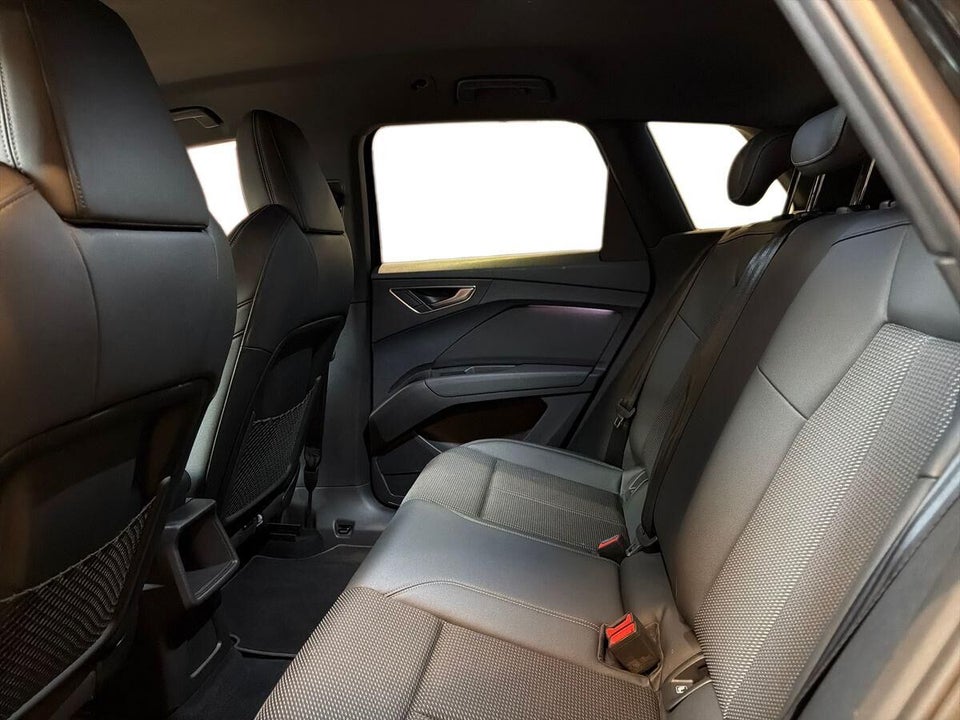 Audi Q4 e-tron 40 S-line 5d