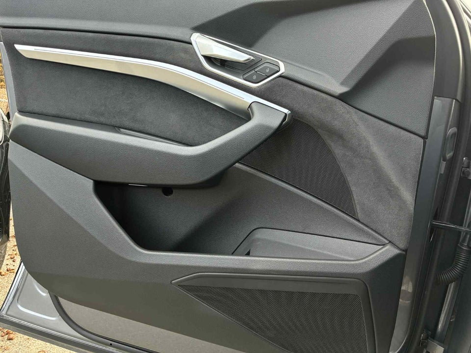 Audi e-tron 55 S-line quattro 5d