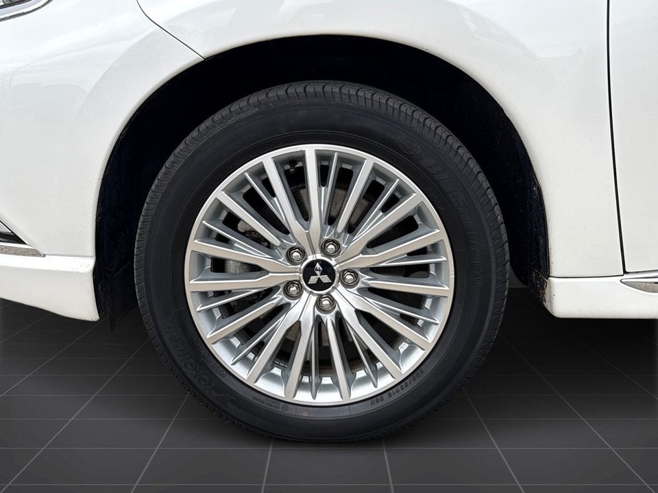 Mitsubishi Outlander 2,4 PHEV Intense CVT 4WD 5d