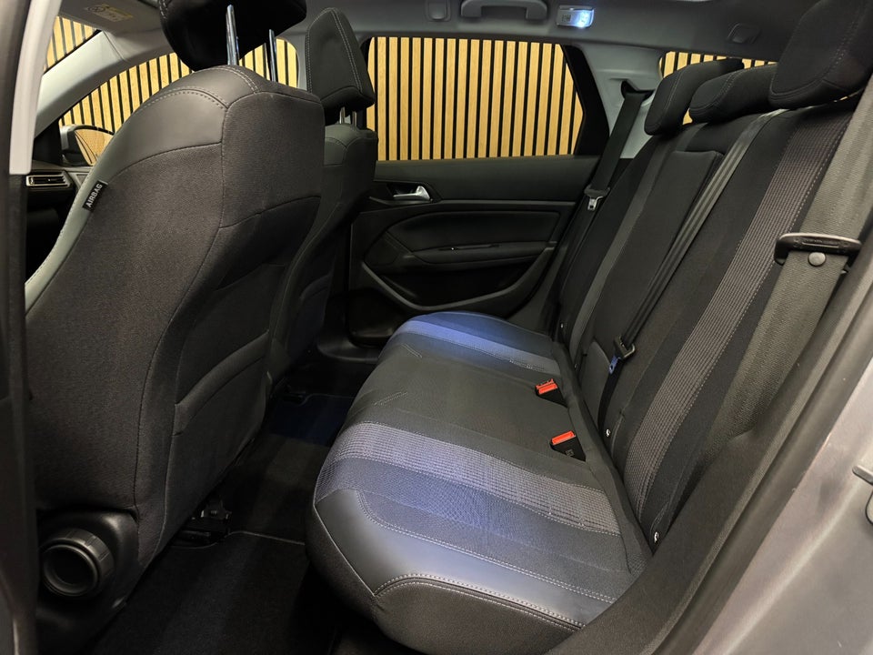 Peugeot 308 1,2 PureTech 130 Selection Sky SW 5d