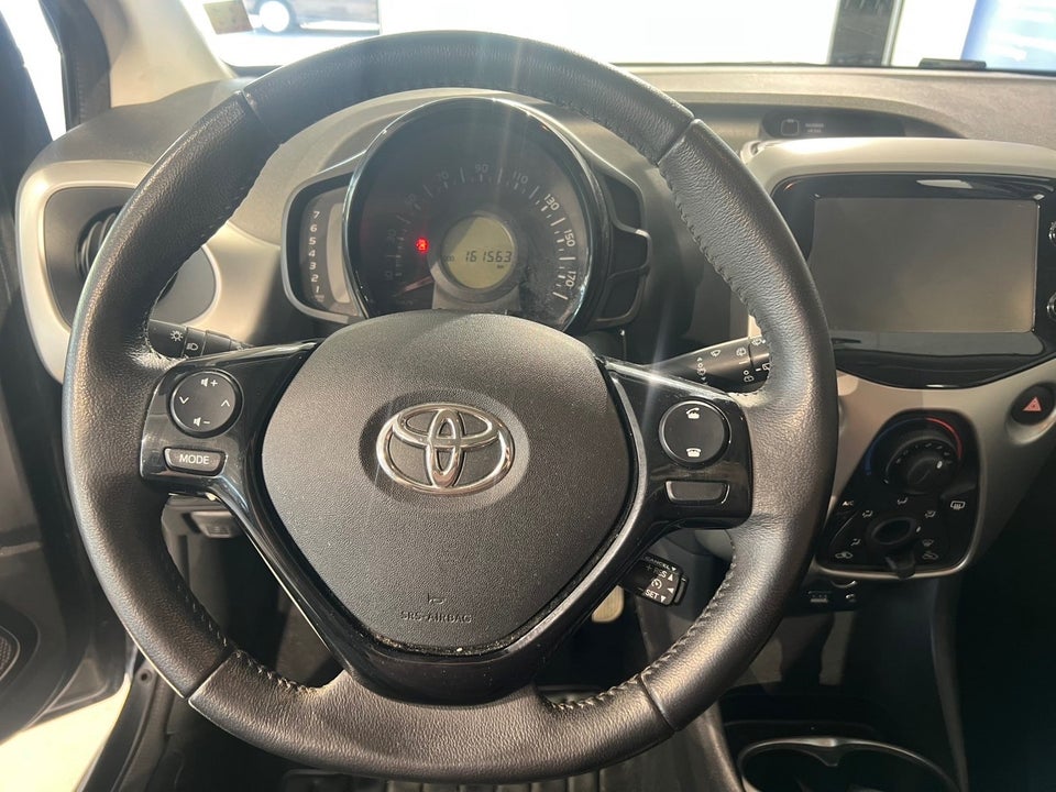 Toyota Aygo 1,0 VVT-i x-play 5d