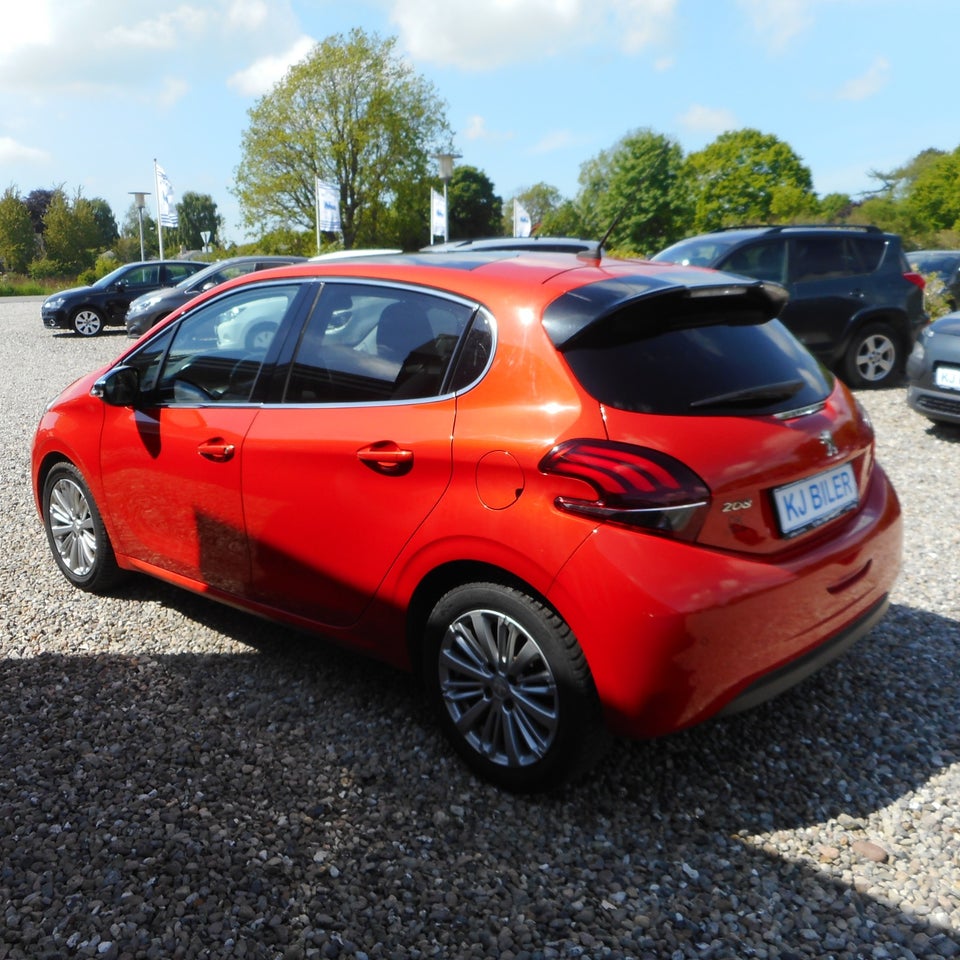 Peugeot 208 1,6 BlueHDi 100 Allure Sky 5d