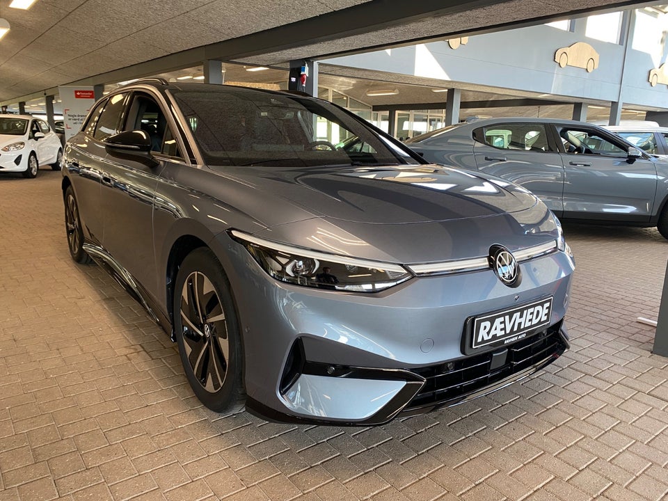 VW ID.7 77 Style+ Tourer 5d