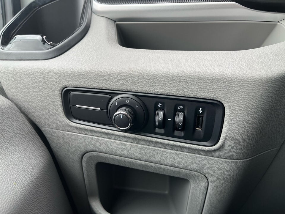 Maxus e-Deliver 9 65 L4 Chassis 2d