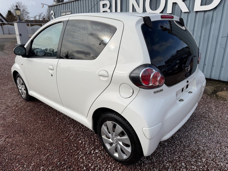 Toyota Aygo 1,0 VVT-i T2 Air Connect 5d