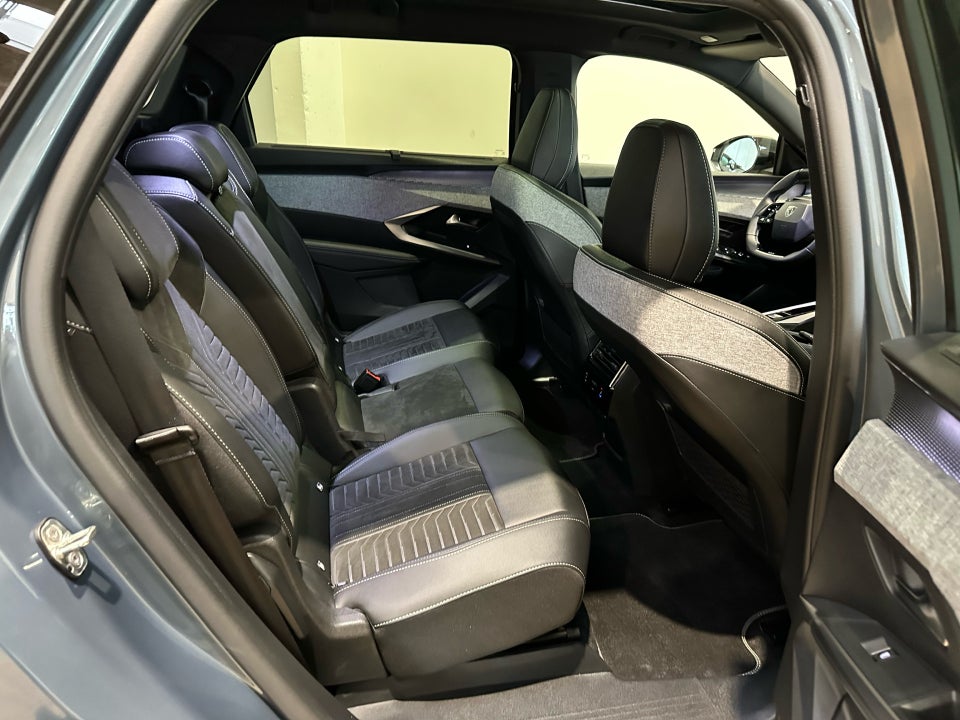 Peugeot e-5008 77 GT Pack 7prs 5d
