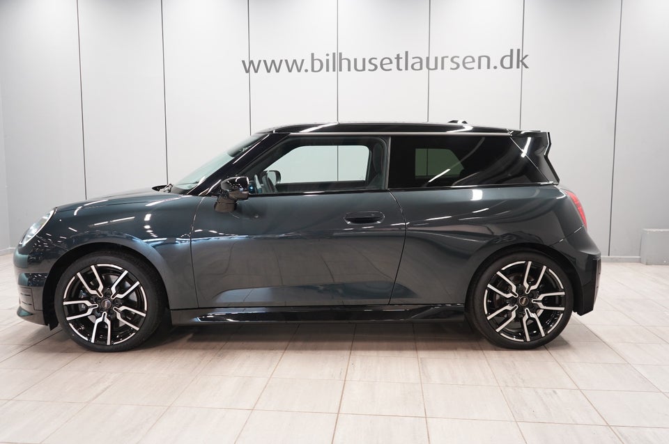 MINI Cooper E JC Works Trim XL 3d