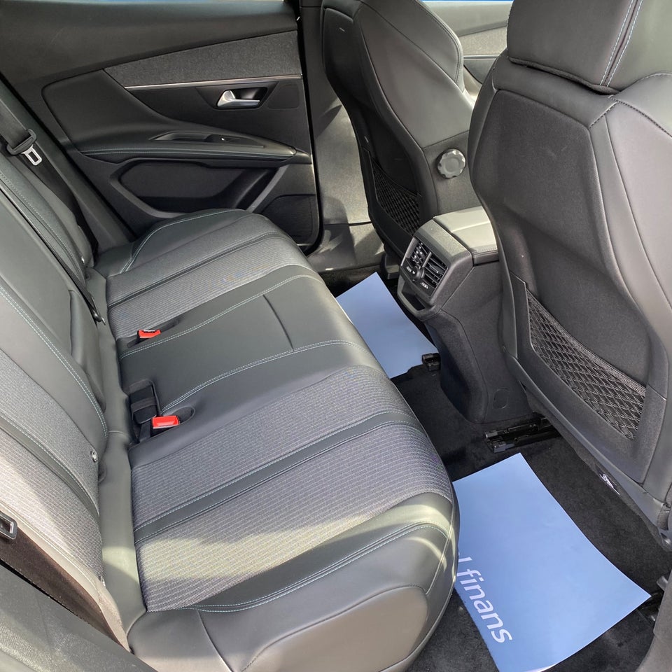 Peugeot 3008 1,6 Hybrid Allure EAT8 5d