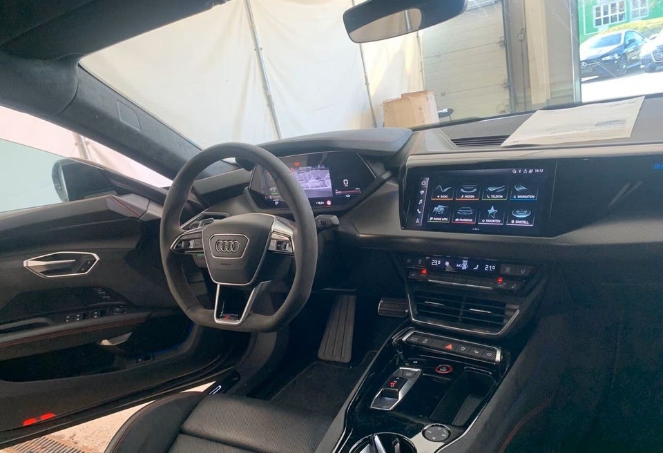 Audi RS e-tron GT quattro 4d