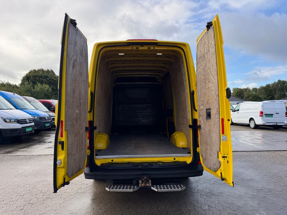 VW Crafter 35 2,0 TDi 177 Kassevogn L3H3