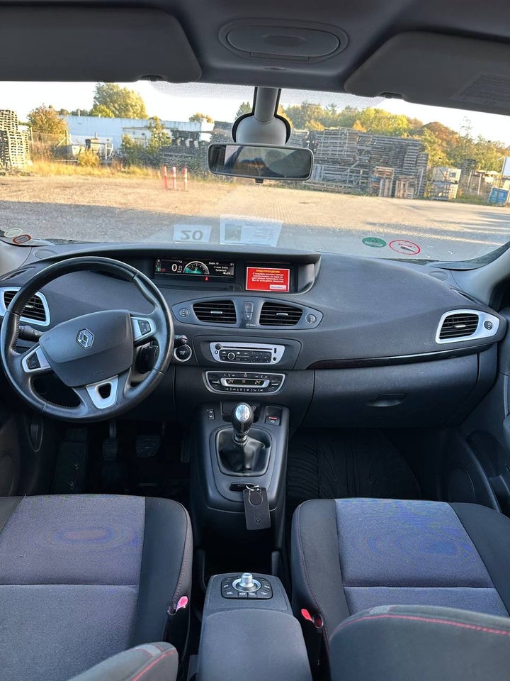 Renault Grand Scenic III 1,6 dCi 130 Dynamique 5d